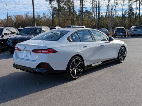 New 2026 BMW 530i xDrive w/ M Sport Package image 3