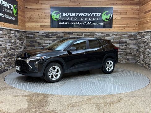 Used 2024 Chevrolet Trax LS w/ LS Convenience Package FWD image 5