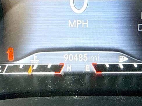 Used 2019 Jeep Cherokee Trailhawk image 39