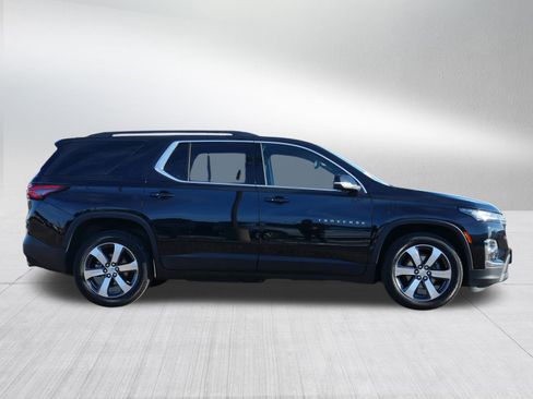 Used 2023 Chevrolet Traverse LT w/ LT Premium Package image 8