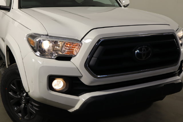Used 2023 Toyota Tacoma SR5 w/ Technology Package RWD image 45
