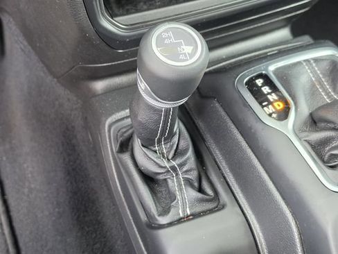 Used 2021 Jeep Gladiator Overland w/ Popular Equipment Package AWD/4WD image 29