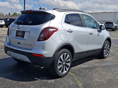 Used 2021 Buick Encore Preferred AWD/4WD image 24