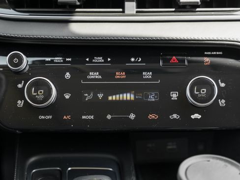 Used 2024 INFINITI QX60 Sensory w/ Cargo Package AWD/4WD image 12