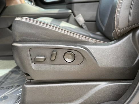 Used 2021 Chevrolet Suburban High Country image 53