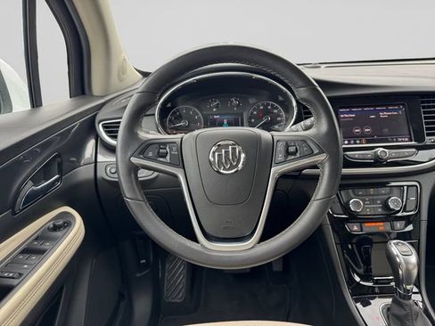 Used 2022 Buick Encore Preferred AWD/4WD image 11
