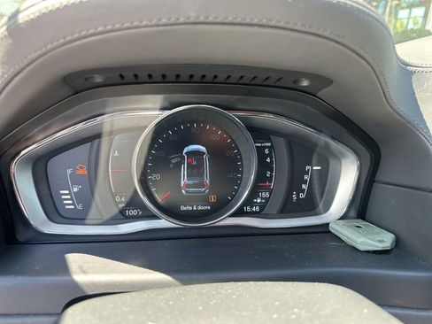 Used 2016 Volvo XC70 T5 Premier w/ Proximity Package FWD image 6