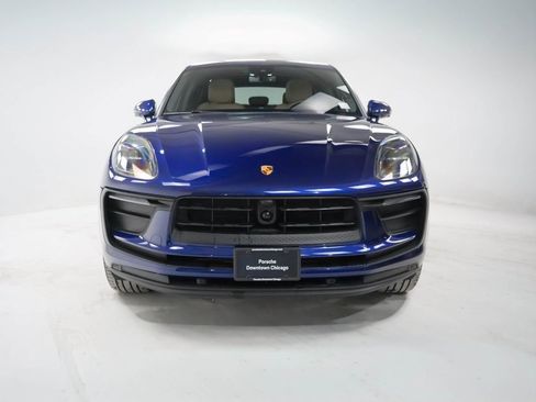 Certified 2022 Porsche Macan image 7