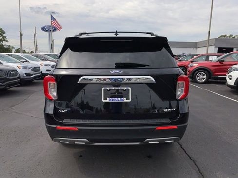 Certified 2022 Ford Explorer XLT w/ Equipment Group 202A image 6