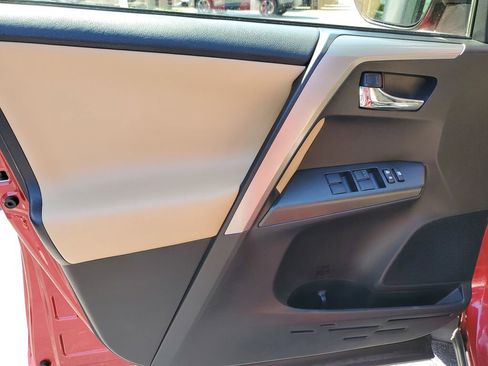 Used 2017 Toyota RAV4 XLE image 22