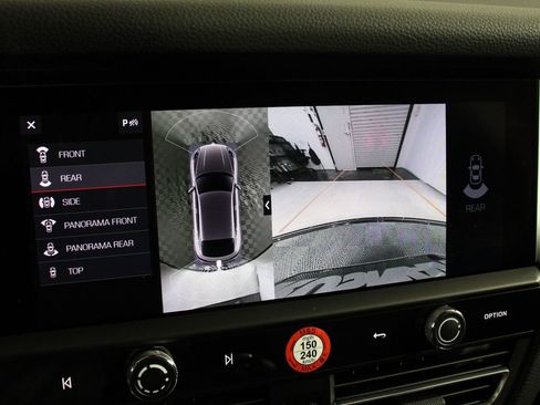 Certified 2025 Porsche Macan S image 17