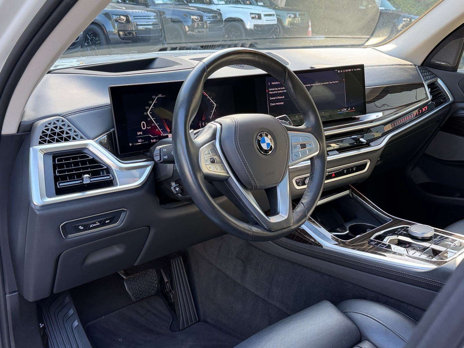 Used 2024 BMW X7 xDrive40i w/ Premium Package AWD/4WD image 4