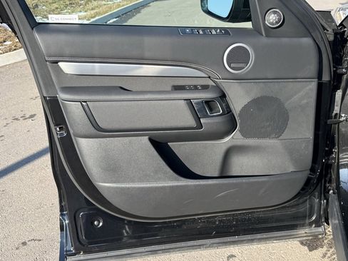 Certified 2025 Land Rover Discovery Dynamic SE image 14