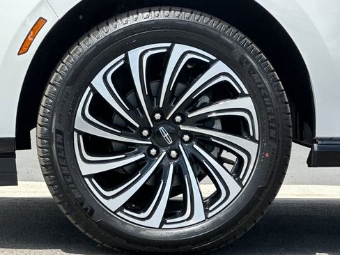 New 2026 Lincoln Navigator L Black Label AWD/4WD image 27