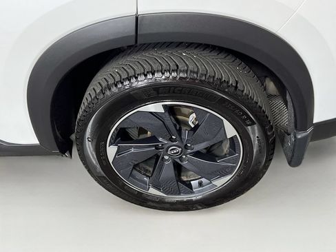 Used 2024 Nissan Rogue SV w/ SV Premium Package AWD/4WD image 26