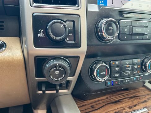 Used 2019 Ford F150 Lariat AWD/4WD image 33