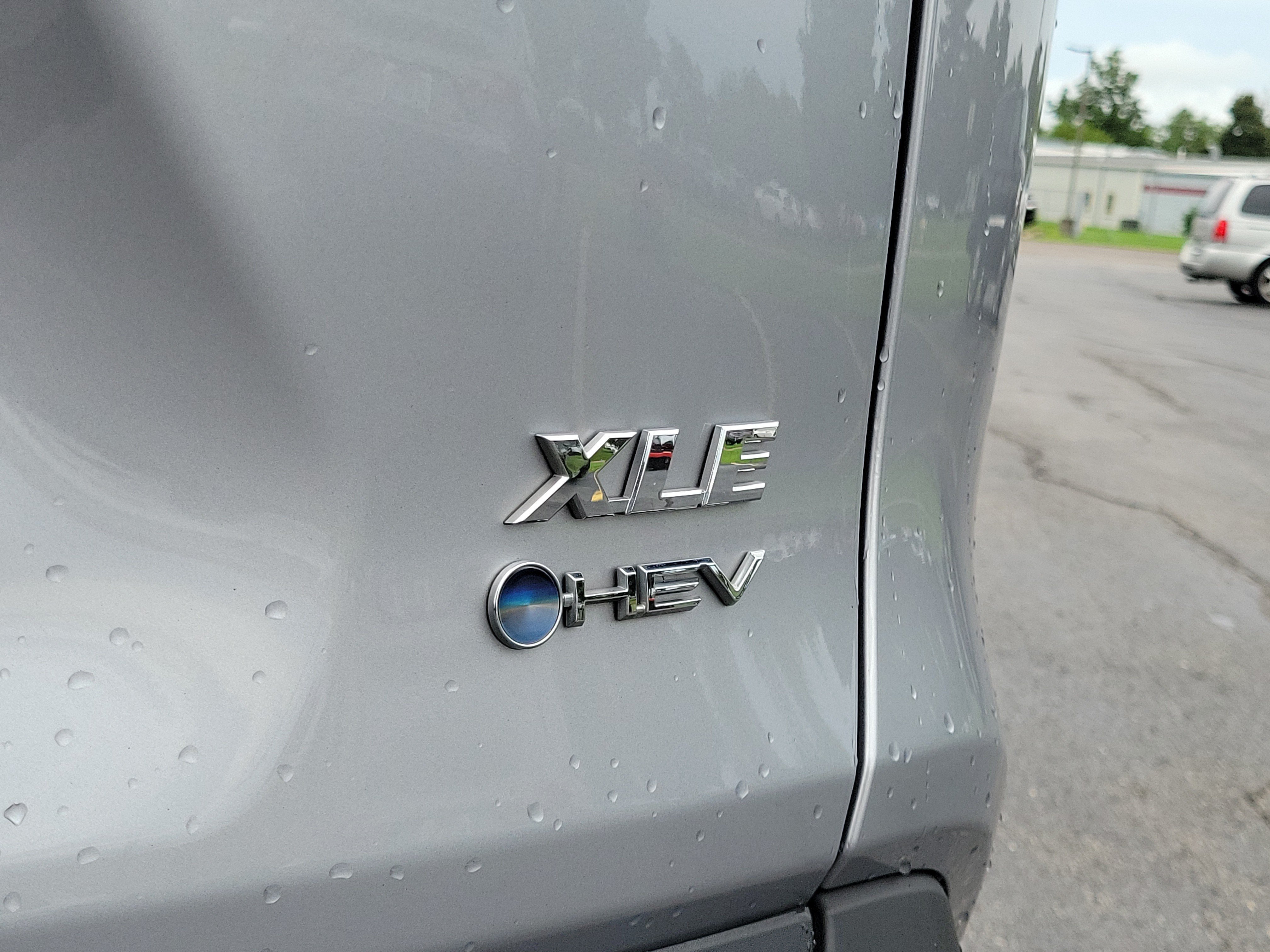 Used 2025 Toyota RAV4 XLE AWD/4WD image 7