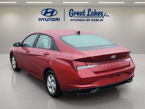 Certified 2023 Hyundai Elantra SE image 3