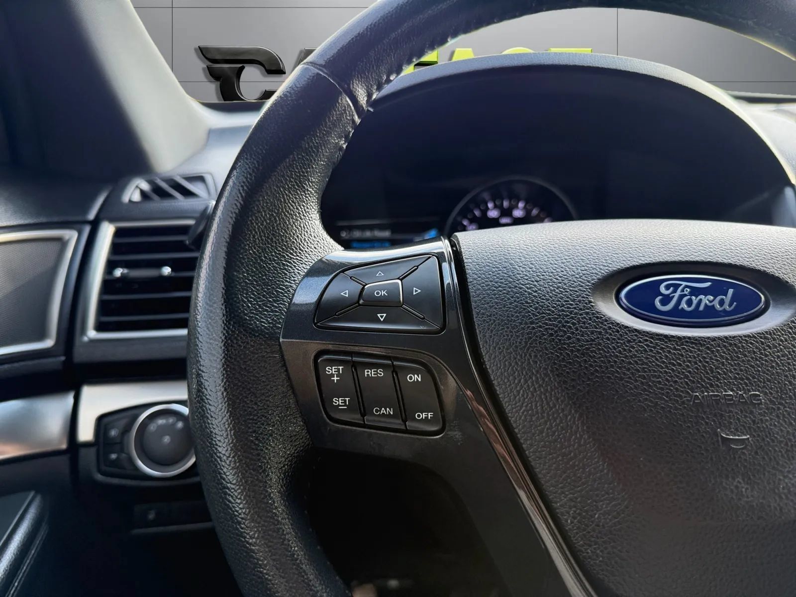Used 2019 Ford Explorer XLT w/ Equipment Group 202A AWD/4WD image 28