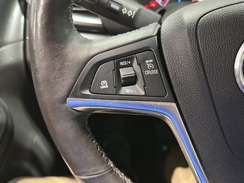 Used 2018 Buick Encore Essence FWD image 12