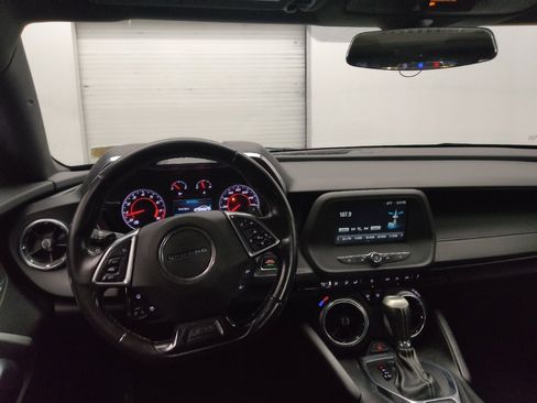 Used 2017 Chevrolet Camaro LT RWD image 22