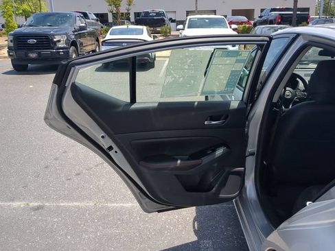 Used 2024 Nissan Altima 2.5 SR FWD image 29