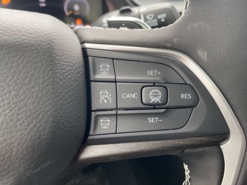 New 2026 Jeep Grand Cherokee Limited w/ Limited Altitude Package AWD/4WD image 28