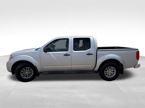 Used 2017 Nissan Frontier SV RWD image 4