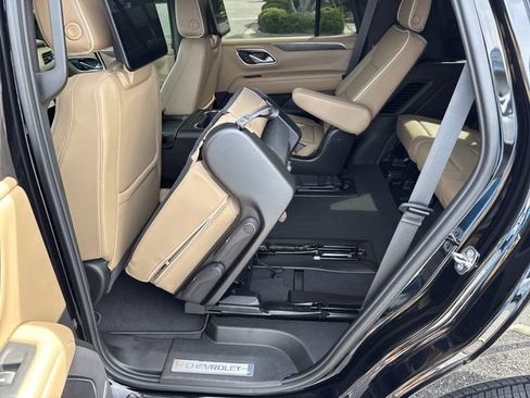 Used 2024 Chevrolet Tahoe Premier w/ Advanced Technology Package RWD image 11