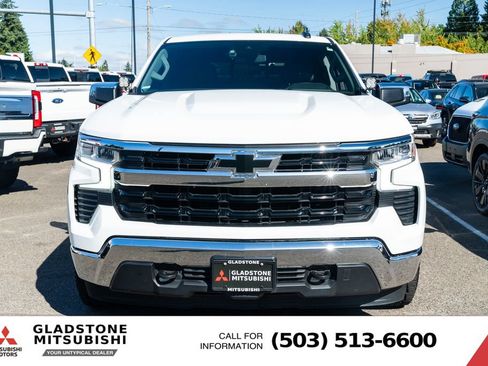 Used 2023 Chevrolet Silverado 1500 LT w/ Leather Package AWD/4WD image 2