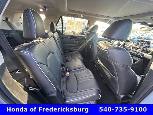 Certified 2025 Honda Pilot Elite image 34