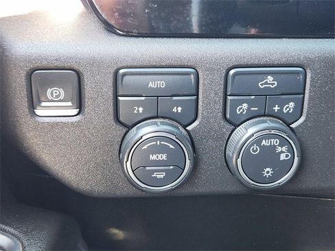 Used 2023 Chevrolet Silverado 1500 LT image 22