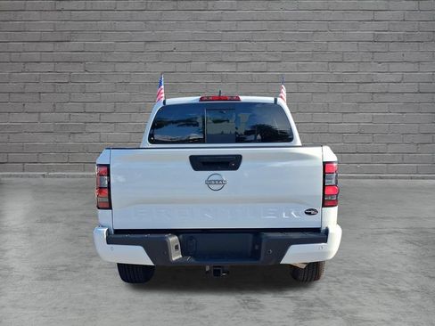 Used 2025 Nissan Frontier SV w/ SV Convenience Package RWD image 9