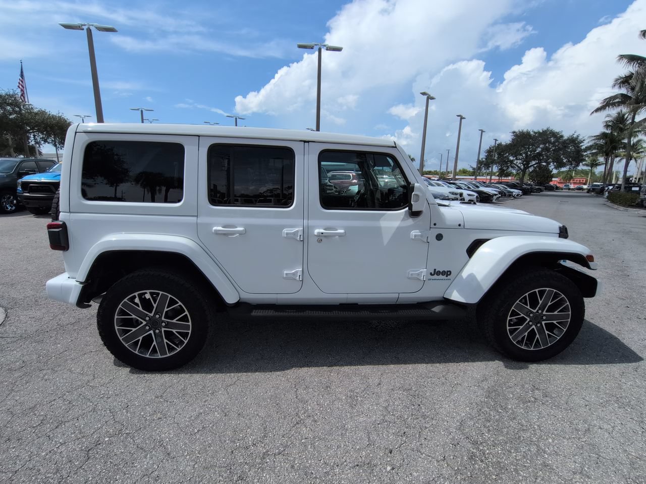 Used 2024 Jeep Wrangler High Altitude AWD/4WD image 4