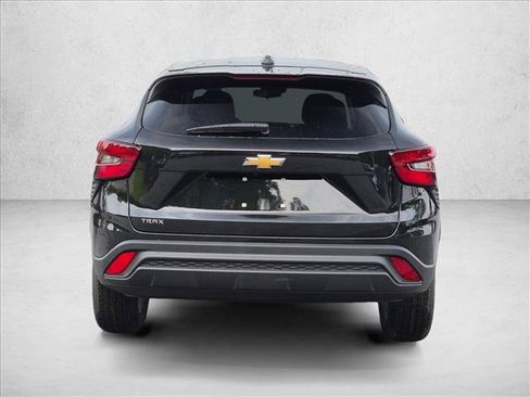 New 2026 Chevrolet Trax LS w/ LS Convenience Package FWD image 8
