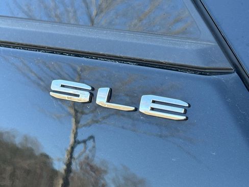 Used 2024 GMC Terrain SLE image 50