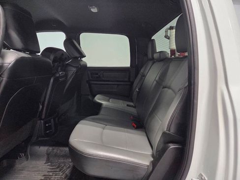 Used 2024 RAM 2500 Tradesman w/ Chrome Appearance Group AWD/4WD image 4
