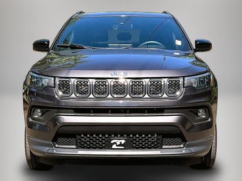 Used 2023 Jeep Compass Latitude AWD/4WD image 3