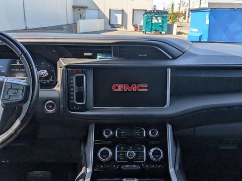 Used 2022 GMC Yukon Denali AWD/4WD image 11