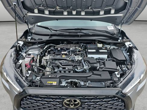 Used 2024 Toyota Corolla Cross LE FWD image 38