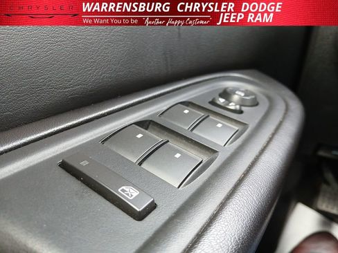 Used 2016 Chevrolet Traverse LT w/ Style and Technology Package image 28