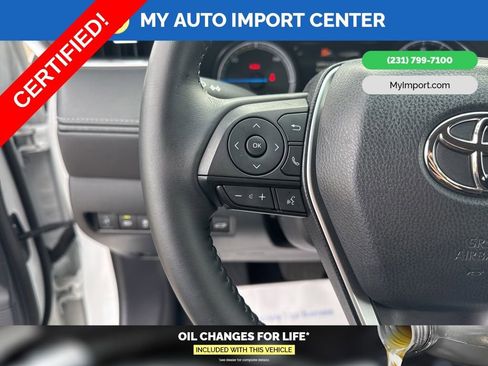 Used 2024 Toyota Venza LE image 15