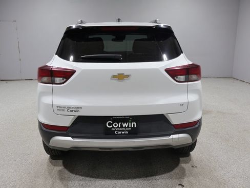 Used 2025 Chevrolet TrailBlazer LT AWD/4WD image 3