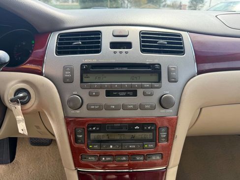 Used 2004 Lexus ES 330 FWD image 19