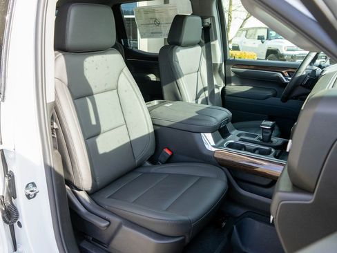 New 2026 GMC Sierra 1500 Elevation w/ Elevation Premium Package AWD/4WD image 9