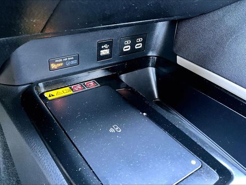 Used 2025 Toyota Camry LE FWD image 33