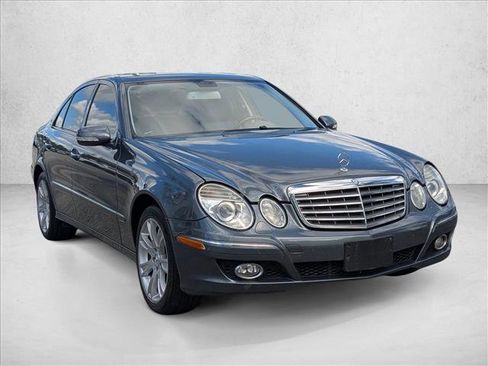 Used 2009 Mercedes-Benz E 350 4MATIC Sedan image 3