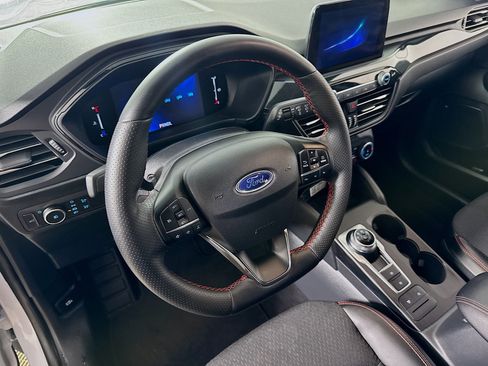 Used 2025 Ford Escape ST-Line Select AWD/4WD image 11