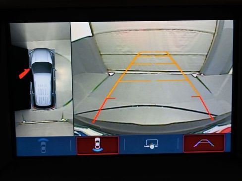 Used 2019 GMC Acadia Denali w/ Technology Package FWD image 12