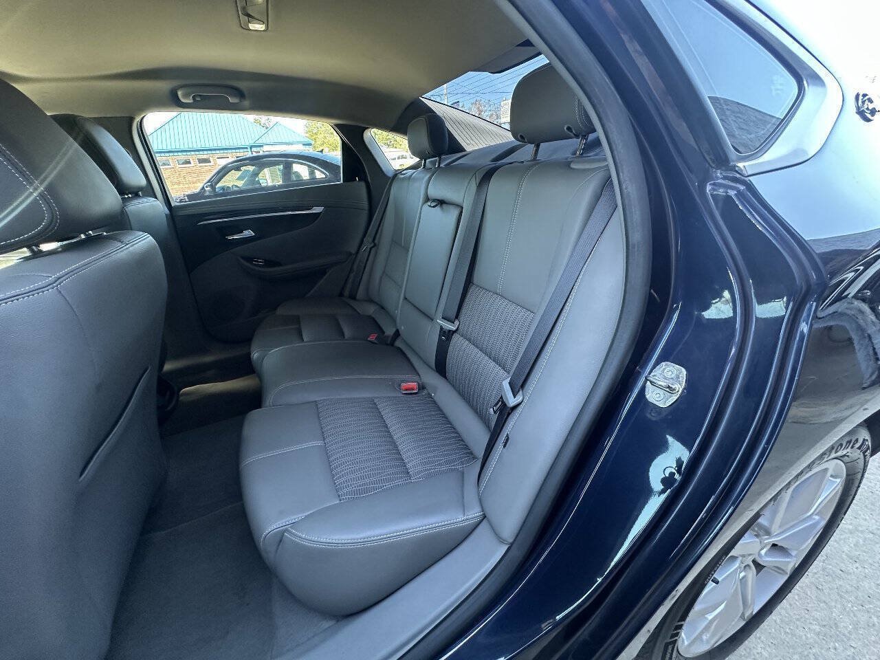 Used 2019 Chevrolet Impala LT w/ LT Convenience Package FWD image 17